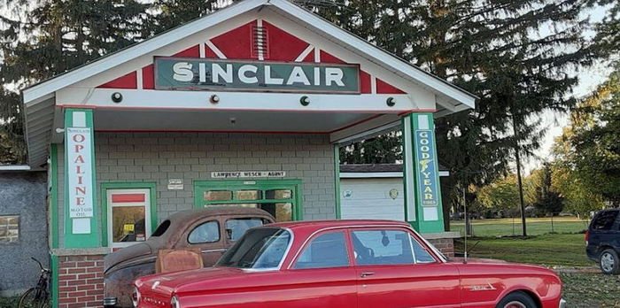 L.A. Wesch Service station - Web Listing (newer photo)